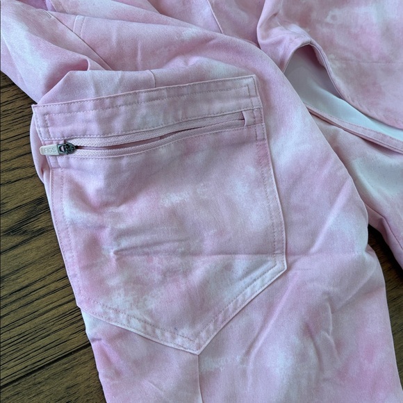 FIGS limited edition breast cancer awareness - Picture 5 of 7